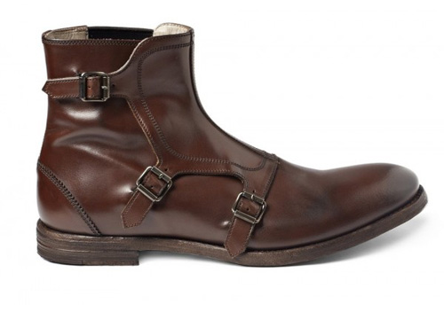 Alexander-McQueen-boots-in-srtajara